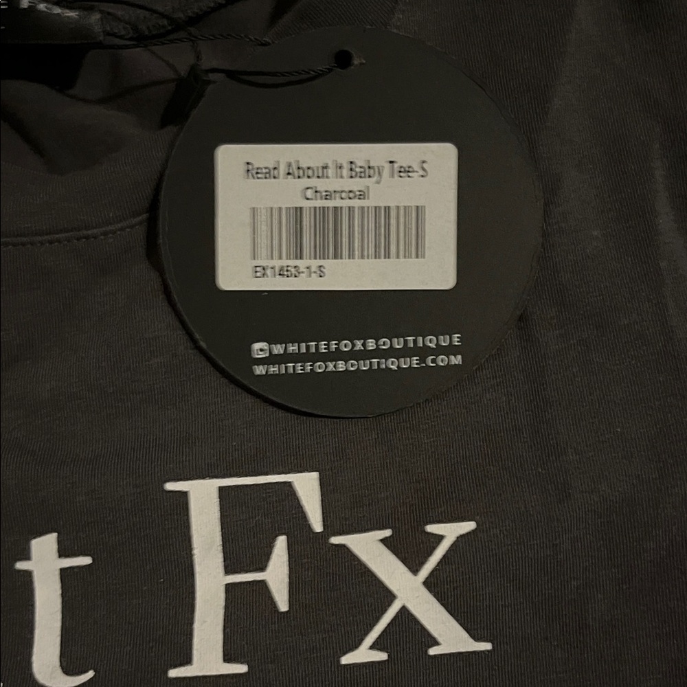 White Fox Boutique Charcoal Tee - Picture 3 of 3